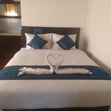 Inn Between Убуд Екстер'єр фото
